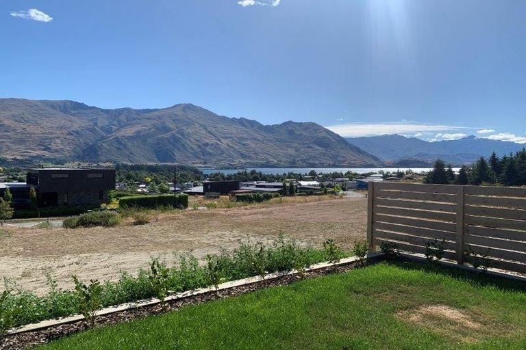 Photo of property in 17 Mills Road, Wanaka, 9305
