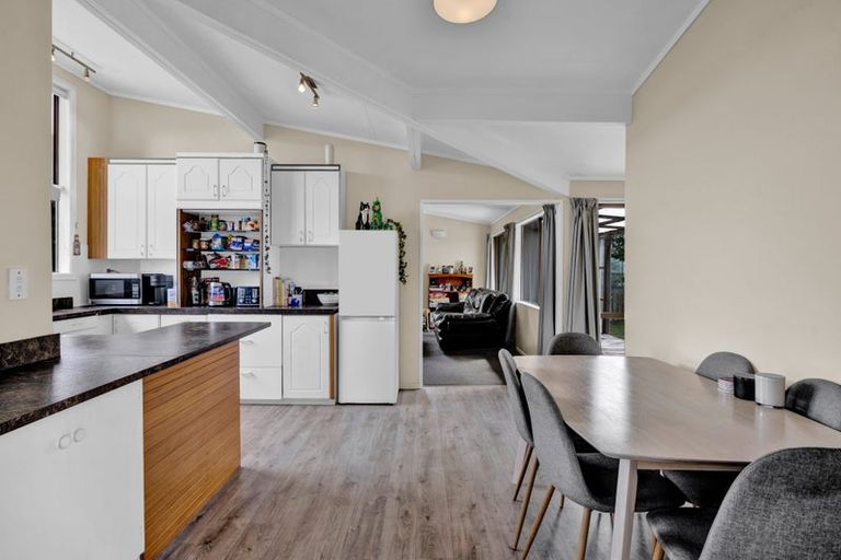 Photo of property in 29 Gibson Place, Patea, 4520