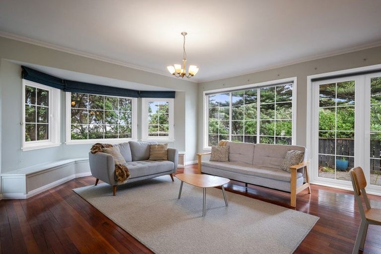 Photo of property in 1 Rosetta Road, Raumati South, Paraparaumu, 5032