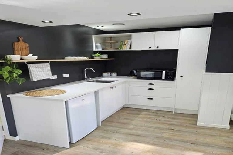 Photo of property in 80 Scott Road, Stanmore Bay, Whangaparaoa, 0932