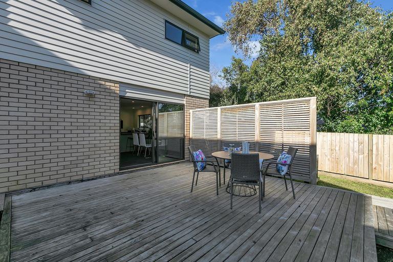 Photo of property in 40a Roberts Road, Glenfield, Auckland, 0629