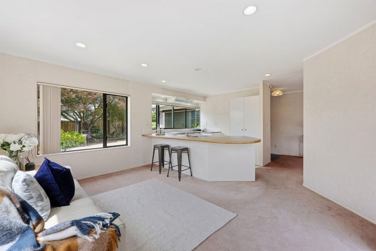 Photo of property in 76 Burswood Drive, Burswood, Auckland, 2013