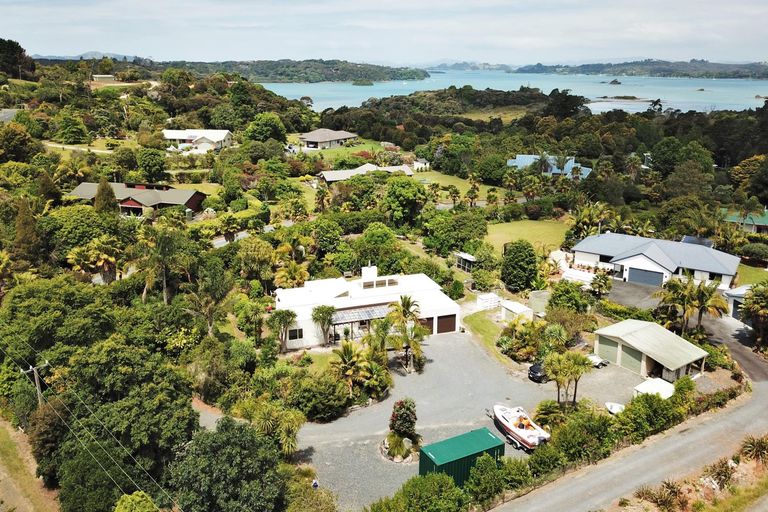Photo of property in 211 Rangitane Road, Kerikeri, 0294