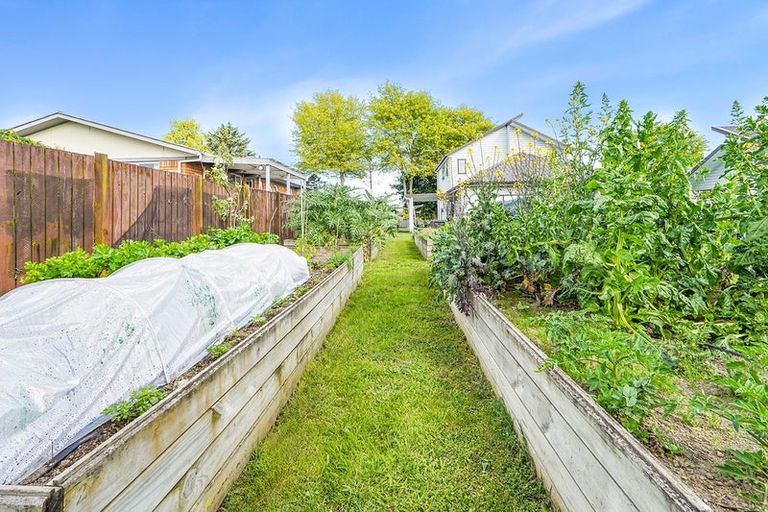 Photo of property in 2/4 Shakespeare Avenue, Enderley, Hamilton, 3214