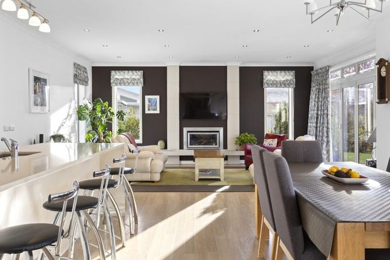 Photo of property in 25 Magnolia Rise, Waipahihi, Taupo, 3330