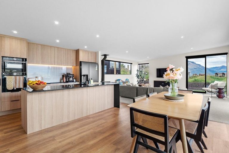 Photo of property in 93 Spur Ridge Rise, Jacks Point, 9371