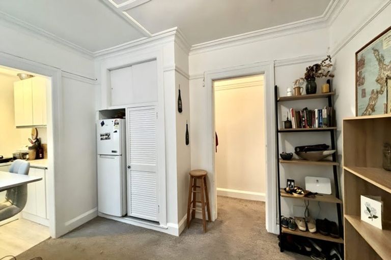 Photo of property in 1/246 Oriental Parade, Oriental Bay, Wellington, 6011