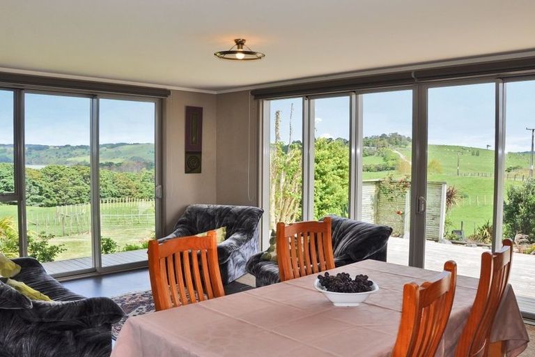 Photo of property in 301 Ranganui Road, Kaiwaka, 0573