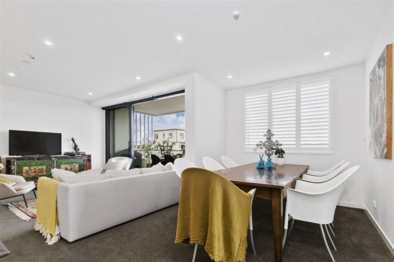 Photo of property in 201/8a Lake Pupuke Drive, Takapuna, Auckland, 0622