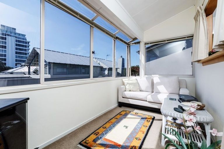 Photo of property in 61b Stanley Road, Stanley Point, Auckland, 0624