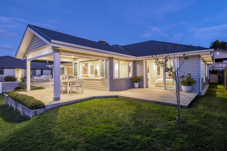 Photo of property in 15 Damien Place, Ohauiti, Tauranga, 3112