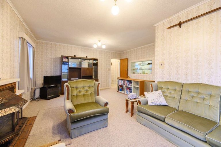 Photo of property in 17 Routley Drive, Glen Eden, Auckland, 0602