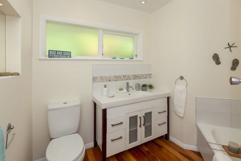 Photo of property in 9b The Esplanade, Raumati South, Paraparaumu, 5032