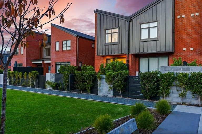 Photo of property in 6 Whakatere Lane, Hobsonville, Auckland, 0616