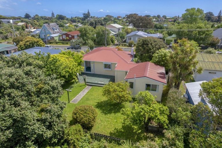 Photo of property in 57 Dale Road, Raumati South, Paraparaumu, 5032