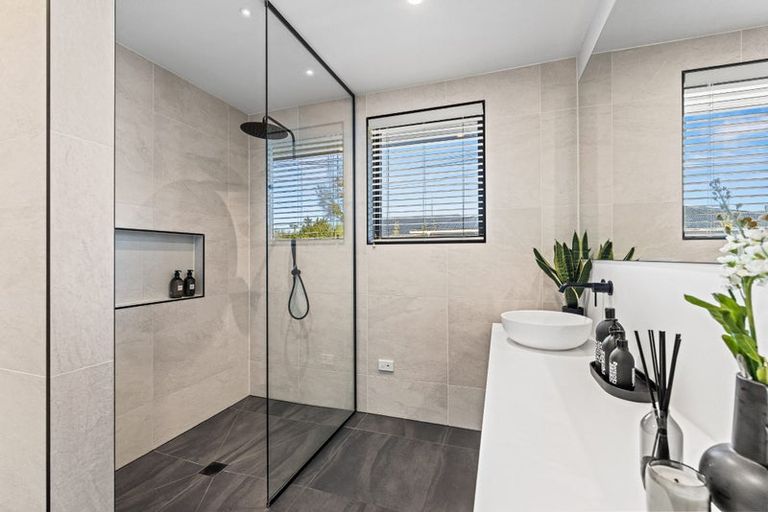 Photo of property in 29 Sturrocks Road, Redwood, Christchurch, 8051