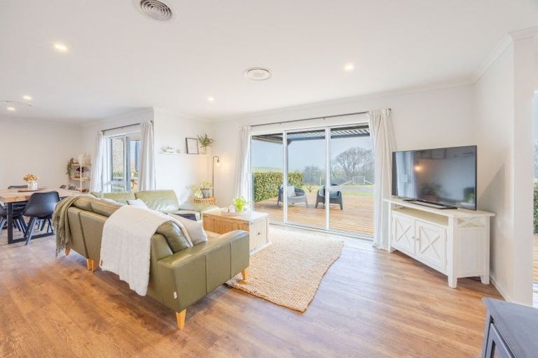 Photo of property in 372 Maharakeke Road, Waipukurau, 4281