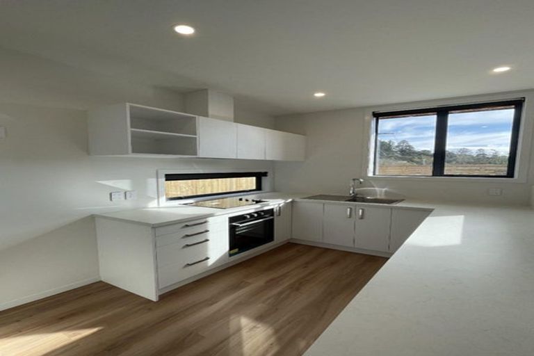 Photo of property in 12/33 Raukawa Street, Stokes Valley, Lower Hutt, 5019