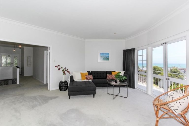 Photo of property in 4b Catherine Crescent, Moturoa, New Plymouth, 4310