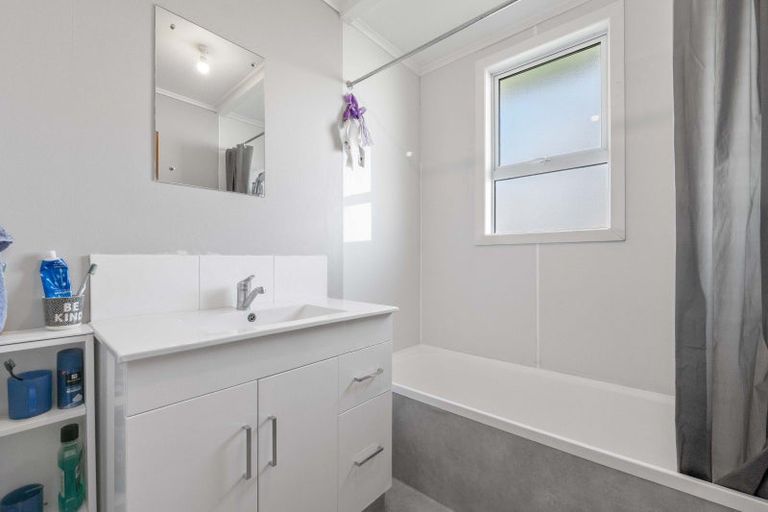 Photo of property in 21 Castle Street, Eltham, 4322