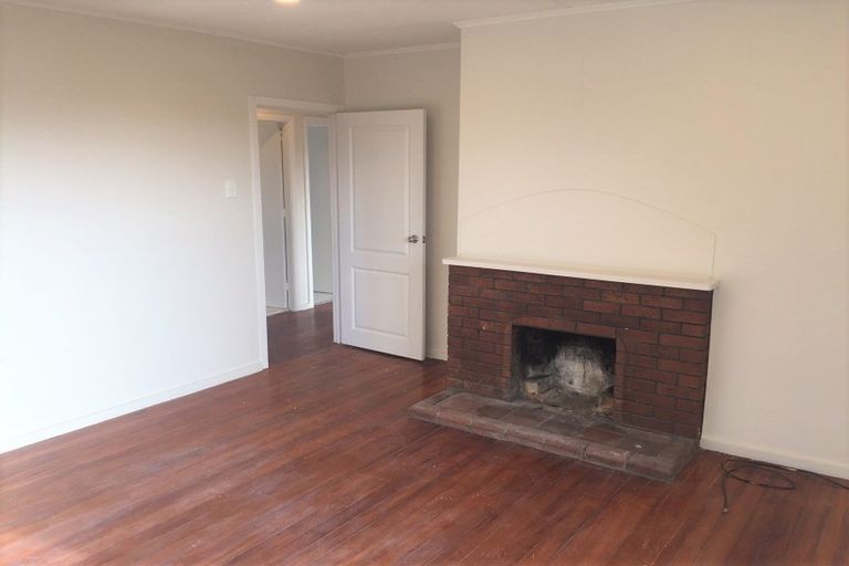 Photo of property in 43 Miranda Street, Avondale, Auckland, 0600