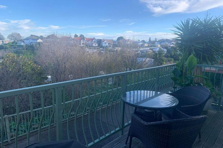 Photo of property in 13a Onslow Road, Bluff Hill, Napier, 4110