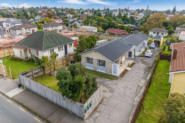 Photo of property in 1/3149 Great North Road, New Lynn, Auckland, 0600
