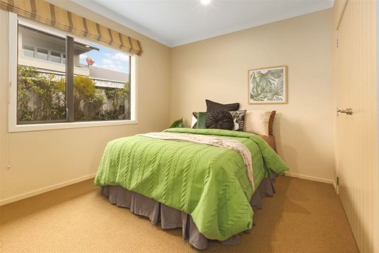 Photo of property in 8 Aoraki Rise, Aotea, Porirua, 5024