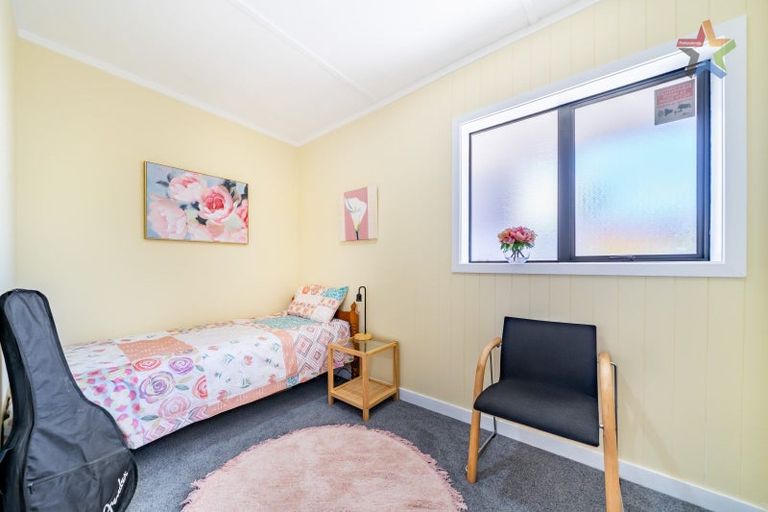 Photo of property in 6 Puriri Street, Eastbourne, Lower Hutt, 5013