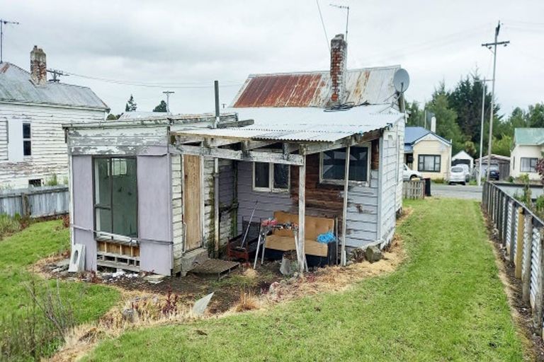 Photo of property in 11 Milton Street, Ohai, 9635