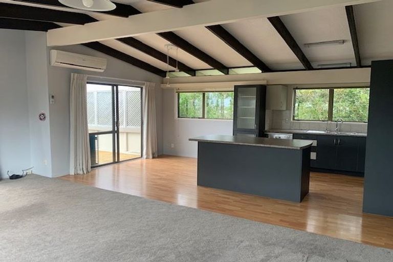 Photo of property in 765 East Coast Road, Northcross, Auckland, 0630