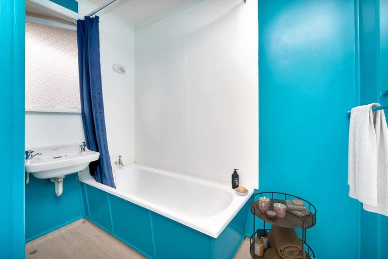 Photo of property in 42-44 Cheshire Street, Cannons Creek, Porirua, 5024