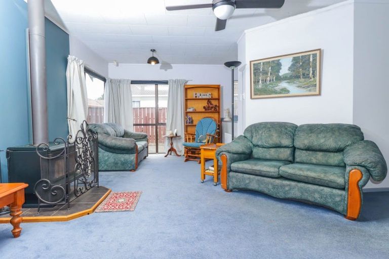 Photo of property in 72 Geraldine Crescent, Cloverlea, Palmerston North, 4412