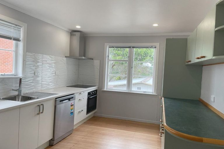 Photo of property in 39 Park Road, Glenfield, Auckland, 0629