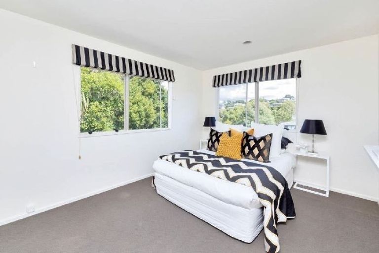 Photo of property in 2/41 Selwyn Crescent, Forrest Hill, Auckland, 0620