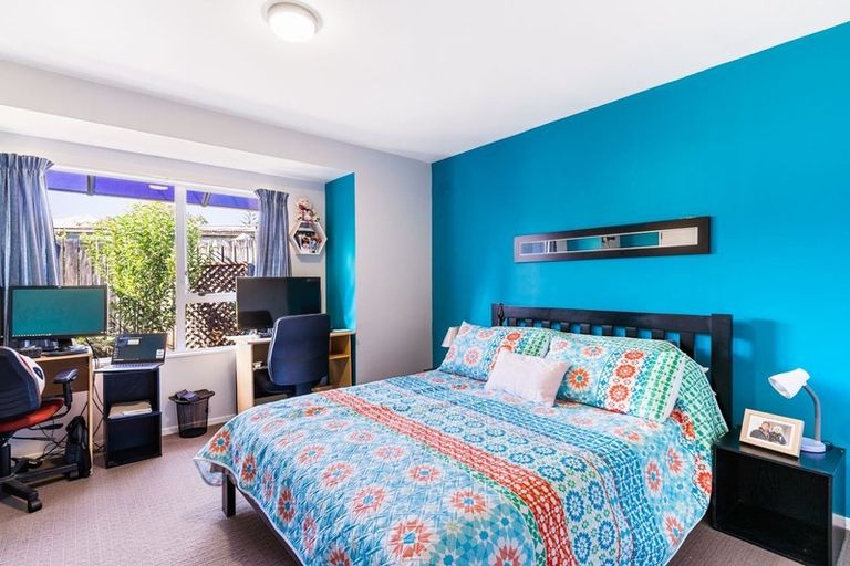 Photo of property in 8b Rathgar Road, Henderson, Auckland, 0610