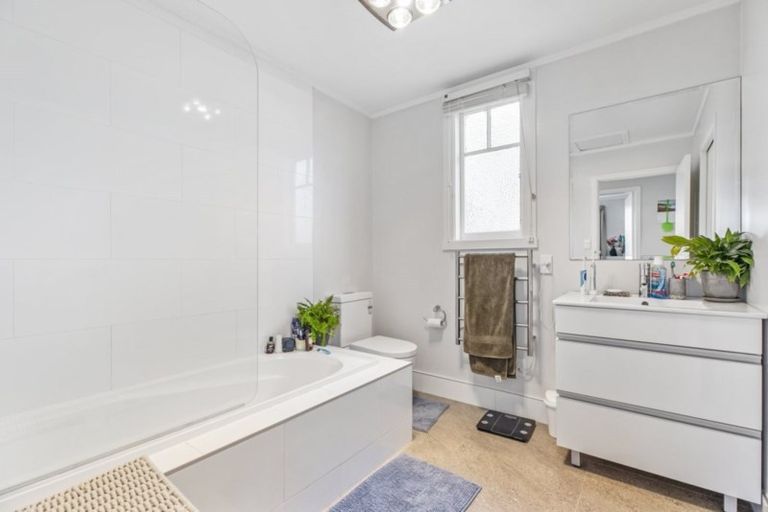 Photo of property in 1/7 Akehurst Avenue, New Lynn, Auckland, 0600