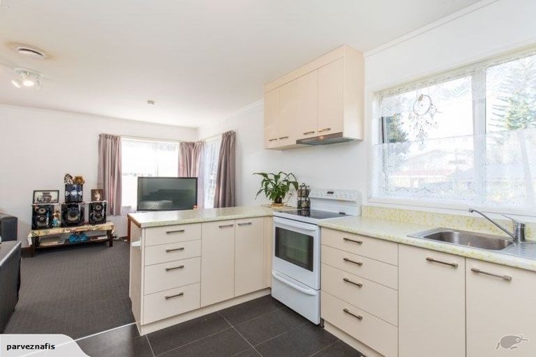 Photo of property in 2/93 Coronation Road, Mangere Bridge, Auckland, 2022