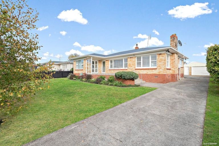 Photo of property in 71 Wellington Street, Pukekohe, 2120