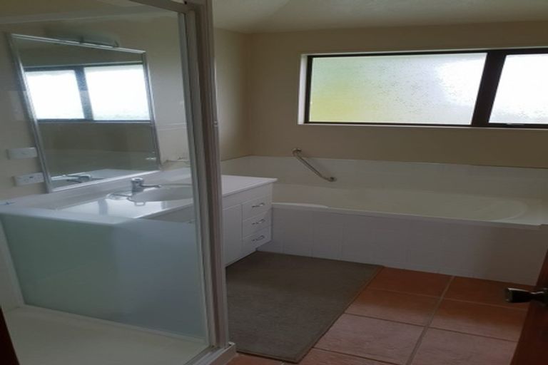 Photo of property in 21 Wadeley Road, Ilam, Christchurch, 8041