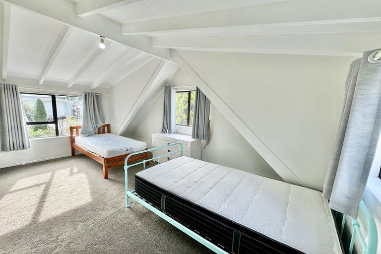 Photo of property in 2/16 Moxham Grove, Massey, Auckland, 0614