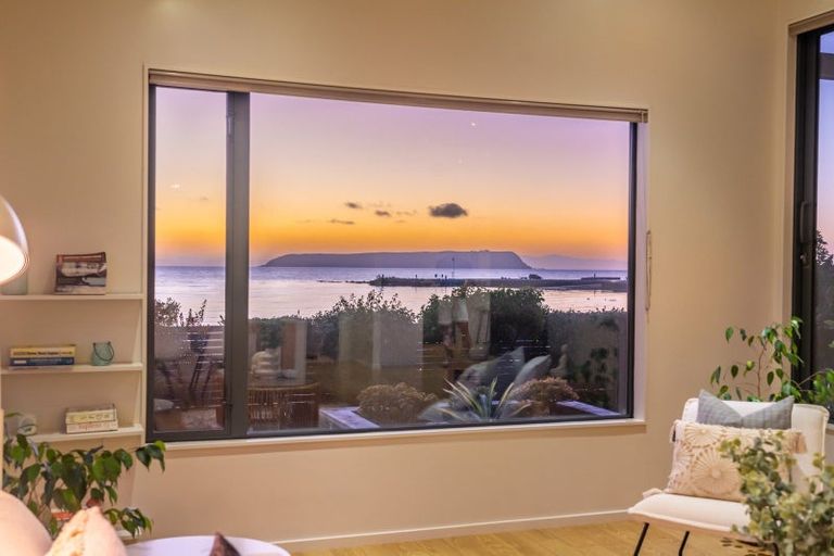 Photo of property in 43 Moana Road, Plimmerton, Porirua, 5026