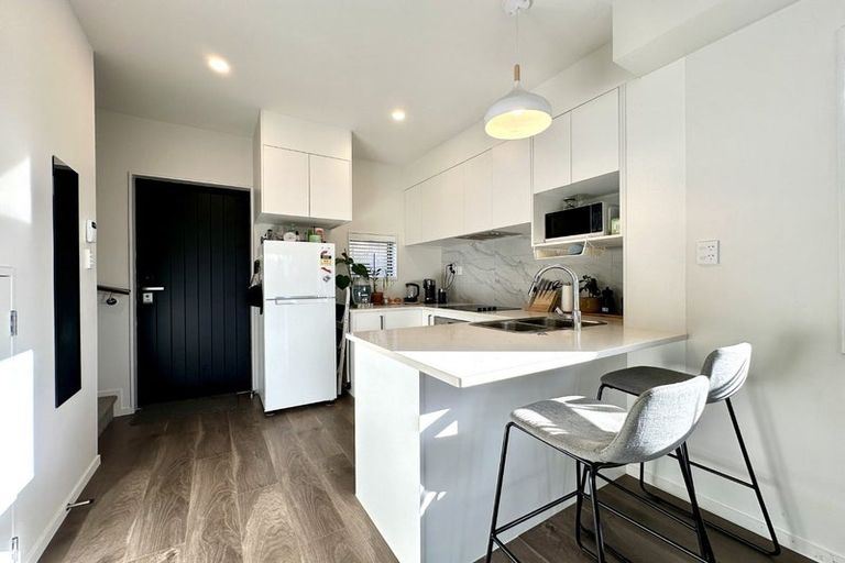 Photo of property in 3 Morihana Close, Glen Eden, 0602