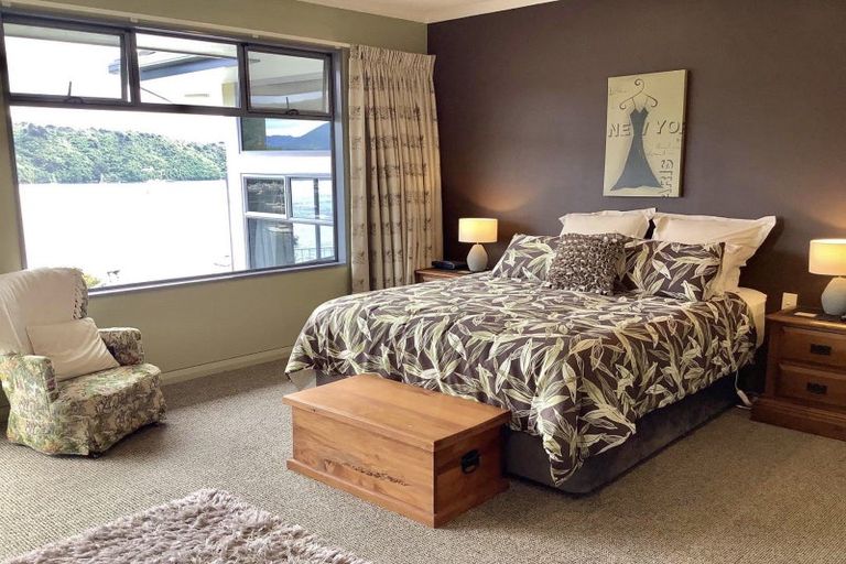 Photo of property in 8 Marina View, Waikawa, Picton, 7281