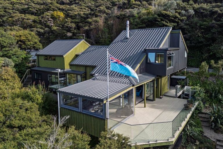 Photo of property in 19 Te Kahikatoa Peninsula Road, Kaeo, 0478