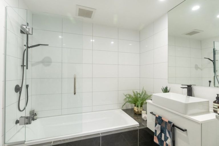 Photo of property in Frame Apartments, 1601/111 Molesworth Street, Thorndon, Wellington, 6011
