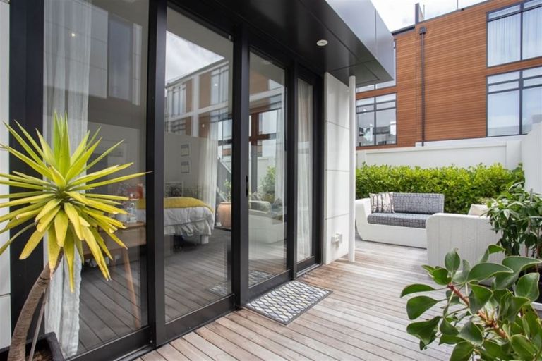 Photo of property in 26a Peterborough Street, Christchurch Central, Christchurch, 8013