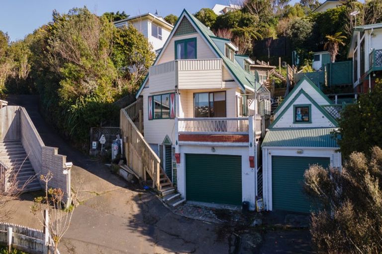 Photo of property in 15 Te Kiteroa Grove, Churton Park, Wellington, 6037