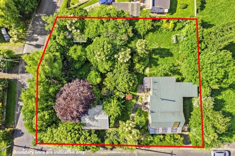 Photo of property in 18 Matai Street, Ravensbourne, Dunedin, 9022