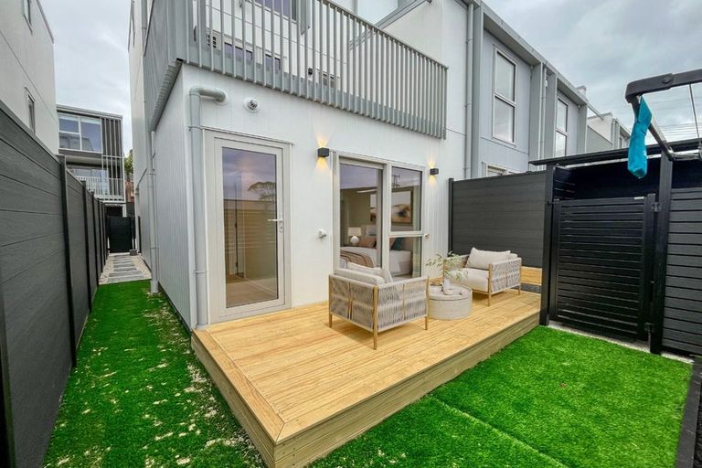 Photo of property in 14/9 Aeroview Drive, Beach Haven, Auckland, 0626